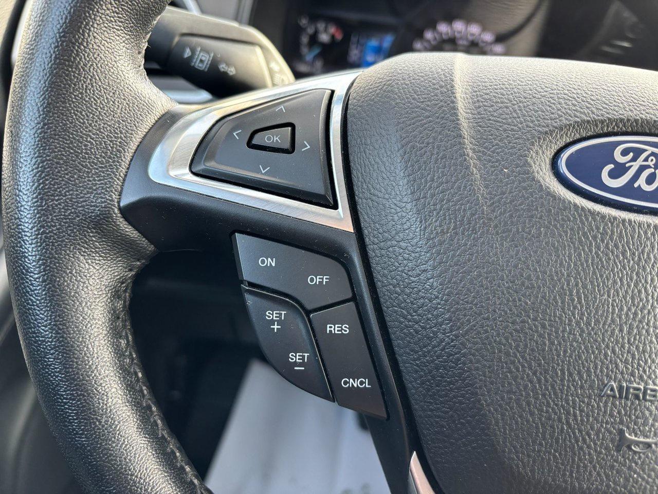 2022 Ford Edge SEL Photo