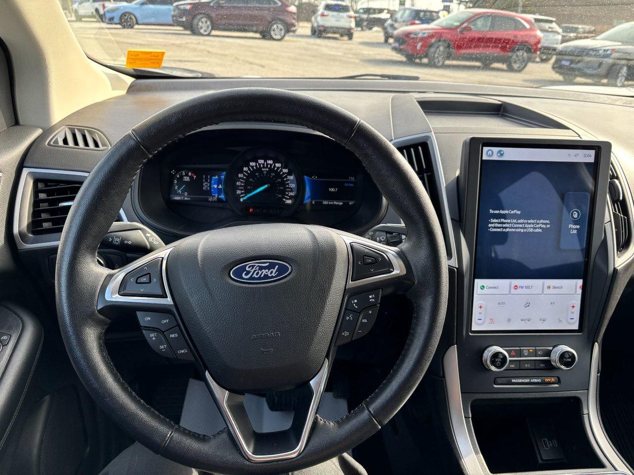 2022 Ford Edge SEL Photo