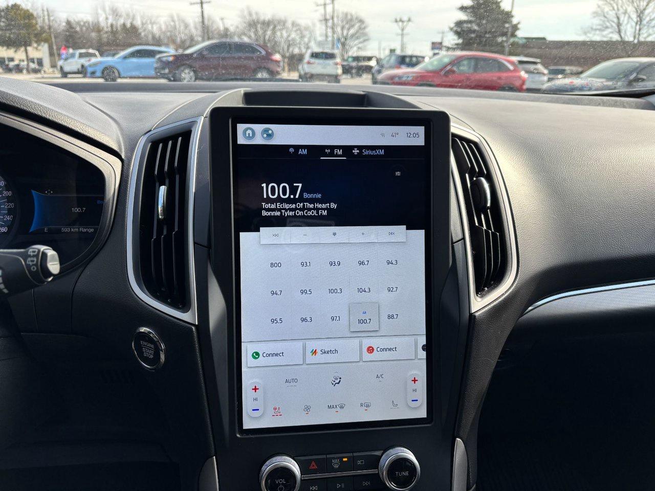 2022 Ford Edge SEL Photo