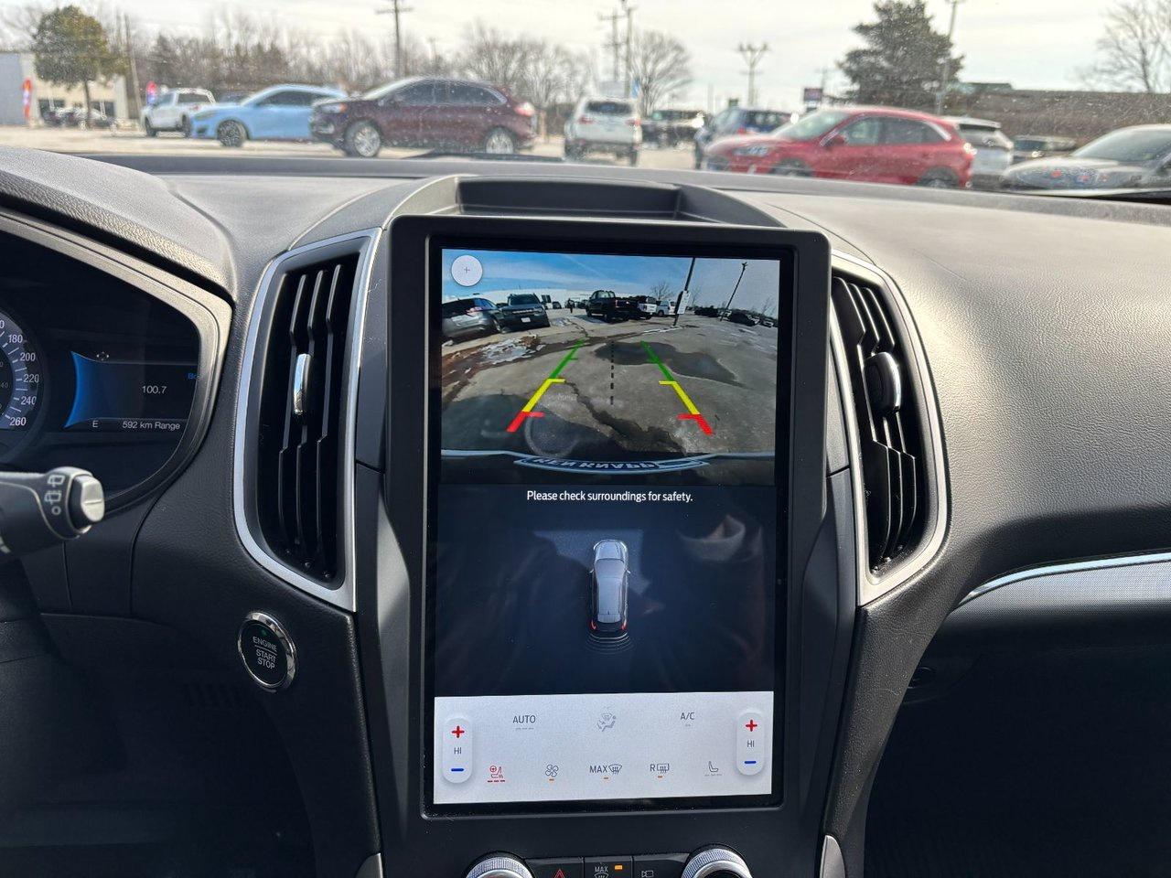 2022 Ford Edge SEL Photo