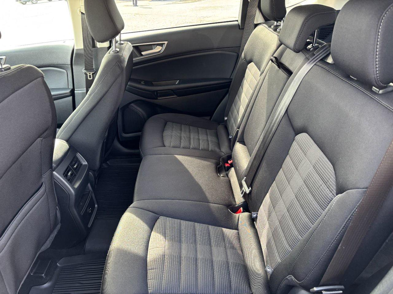 2022 Ford Edge SEL Photo