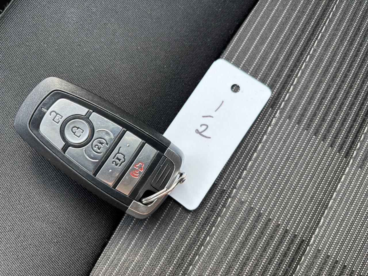 2022 Ford Edge SEL Photo