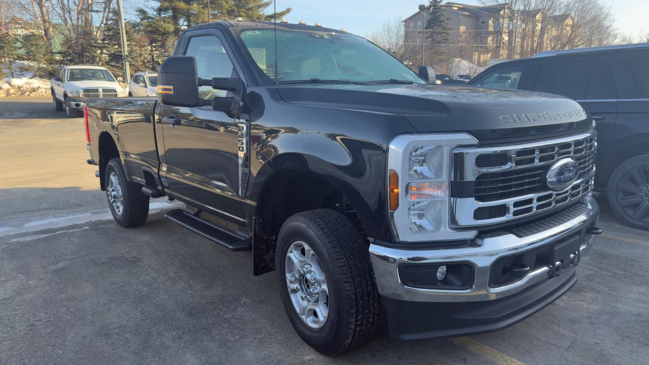 2025 Ford SUPERDUTY F-250® XLT Photo1