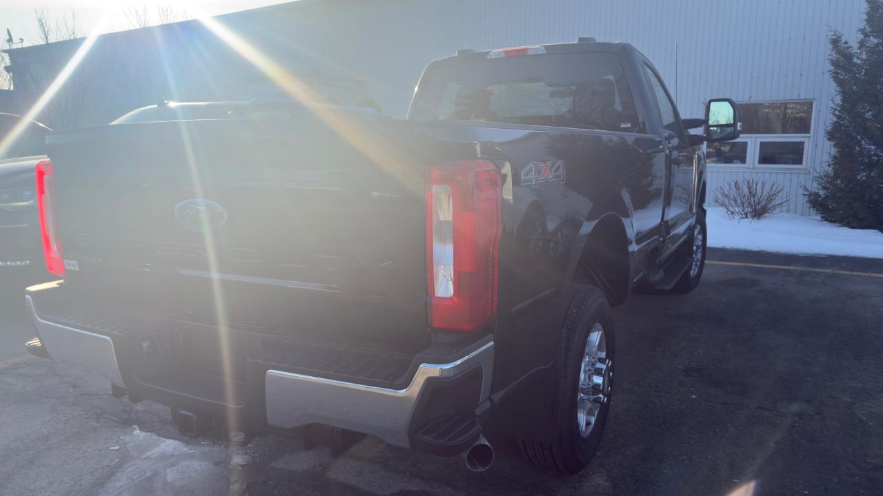 2025 Ford SUPERDUTY F-250® XLT Photo2