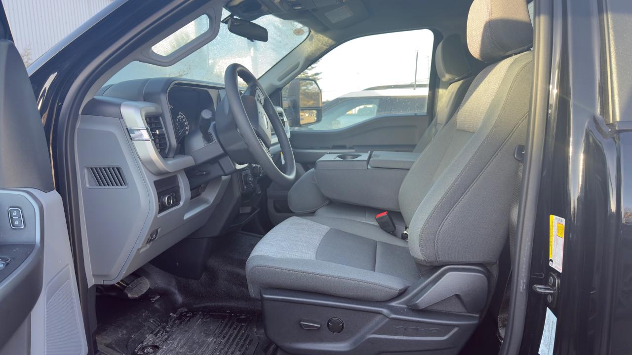 2025 Ford SUPERDUTY F-250® XLT Photo4