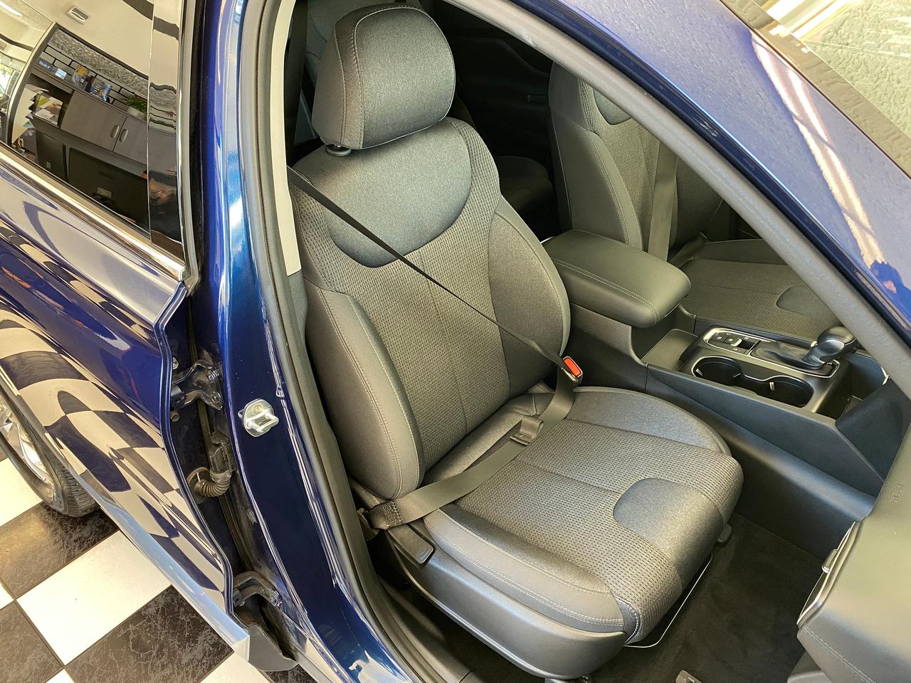 2019 Hyundai Santa Fe Prefferred AWD+New Tires+Brakes+Camera+CLEANCARFAX Photo