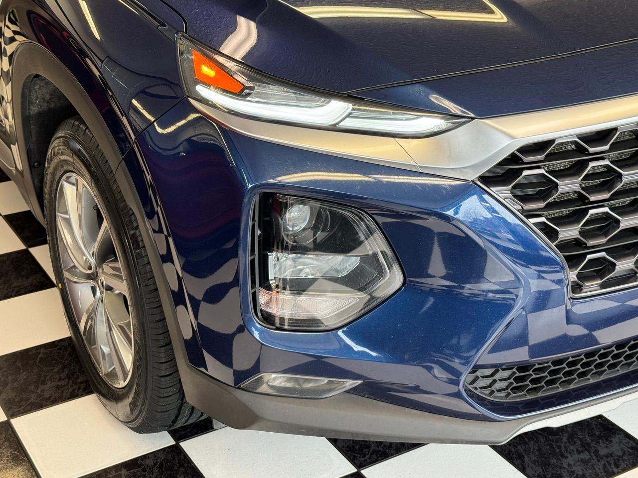 2019 Hyundai Santa Fe Prefferred AWD+New Tires+Brakes+Camera+CLEANCARFAX Photo