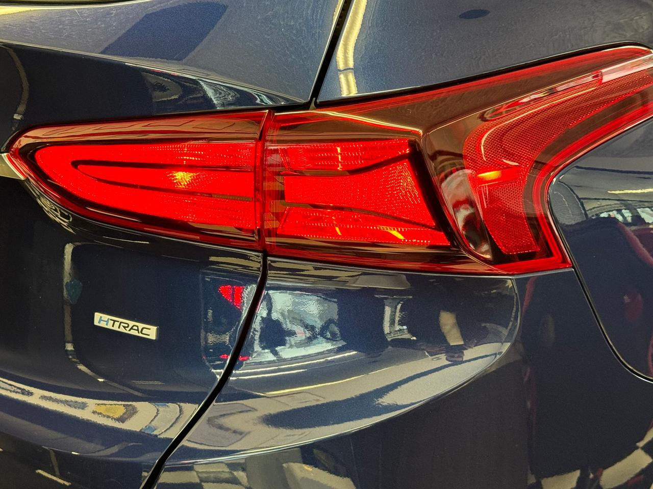 2019 Hyundai Santa Fe Prefferred AWD+New Tires+Brakes+Camera+CLEANCARFAX Photo