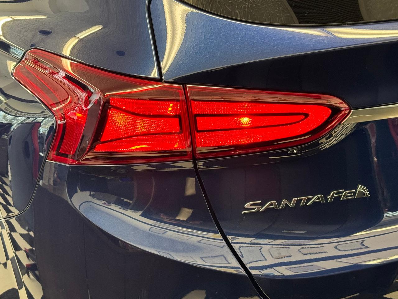2019 Hyundai Santa Fe Prefferred AWD+New Tires+Brakes+Camera+CLEANCARFAX Photo