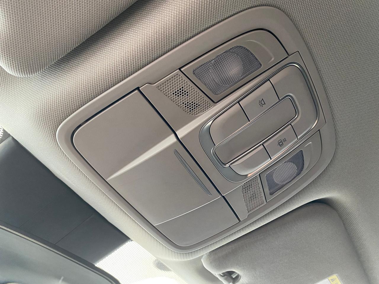 2019 Hyundai Santa Fe Prefferred AWD+New Tires+Brakes+Camera+CLEANCARFAX Photo