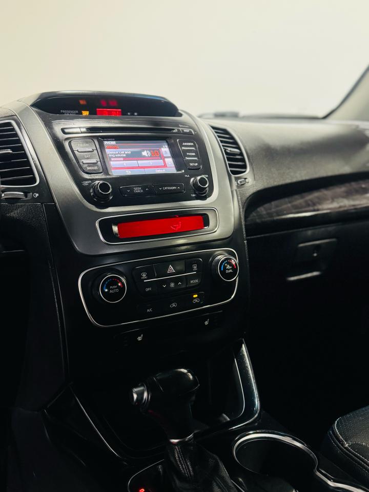 2015 Kia Sorento AWD 4dr I4 GDI Auto LX - Photo #16