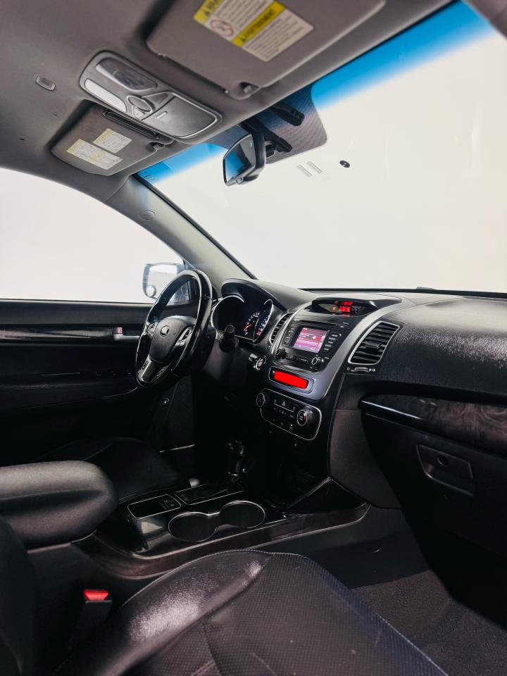 2015 Kia Sorento AWD 4dr I4 GDI Auto LX - Photo #24