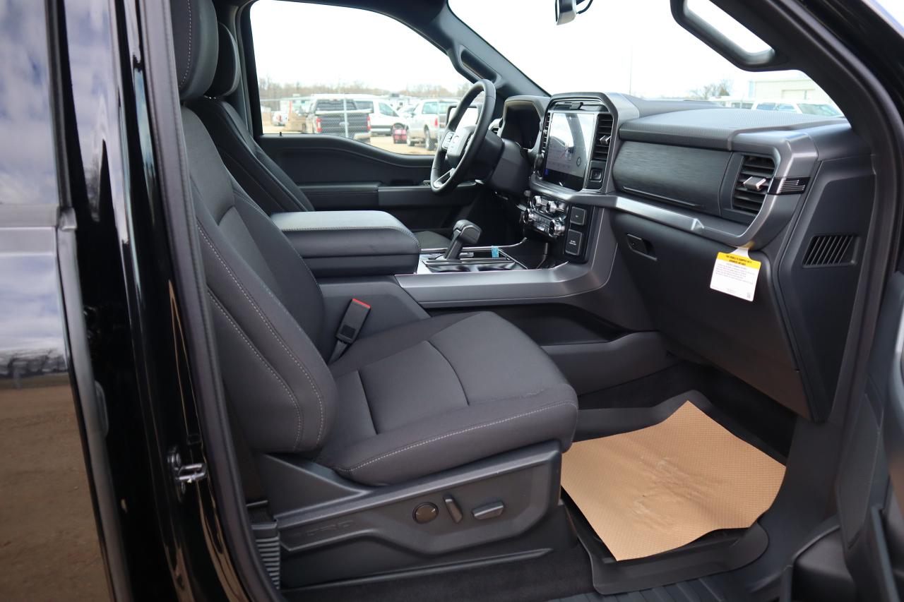 2025 Ford F-150 XLT Photo5