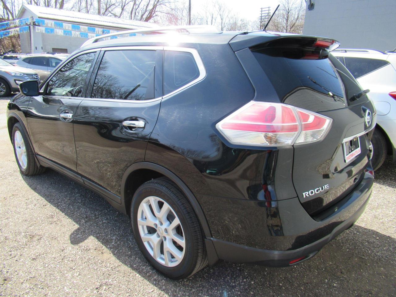 2015 Nissan Rogue S - Photo #3