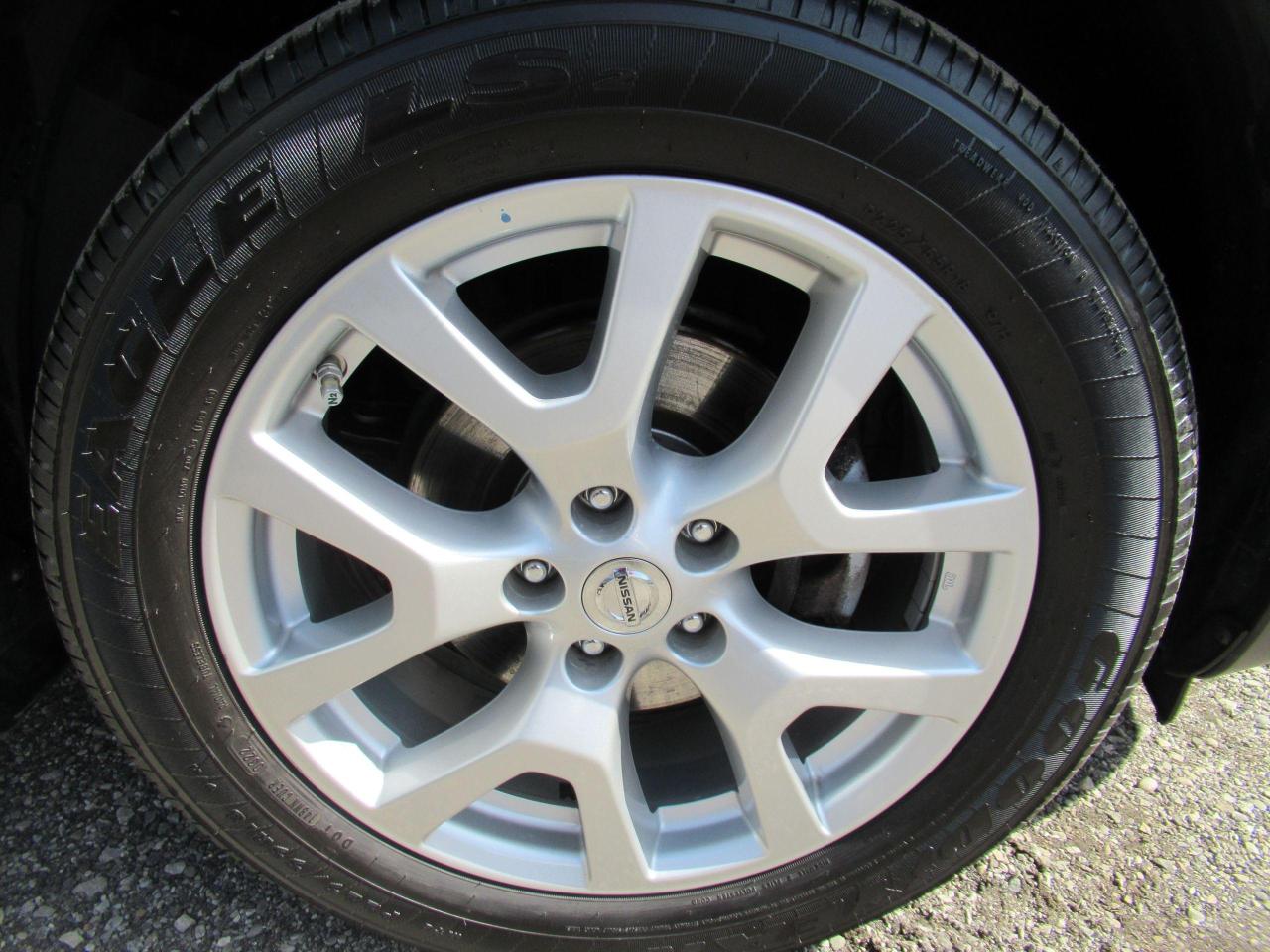 2015 Nissan Rogue S - Photo #5