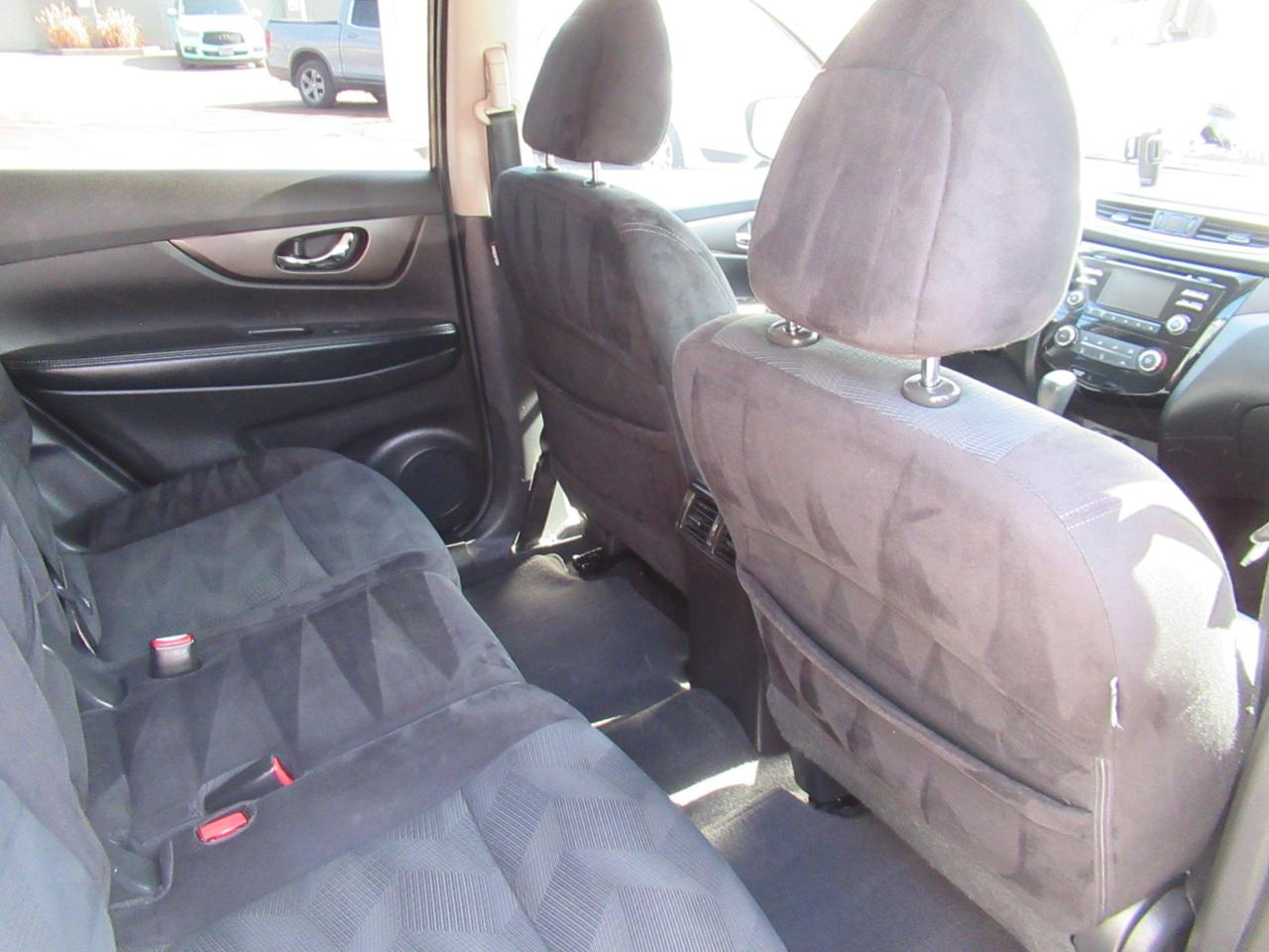 2015 Nissan Rogue S - Photo #8