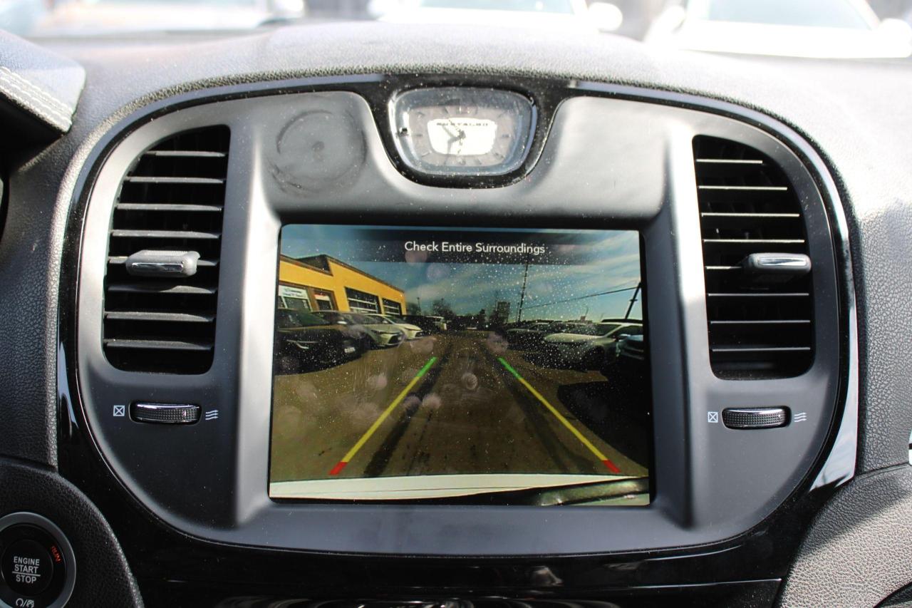 2023 Chrysler 300 300S AWD - Photo #9