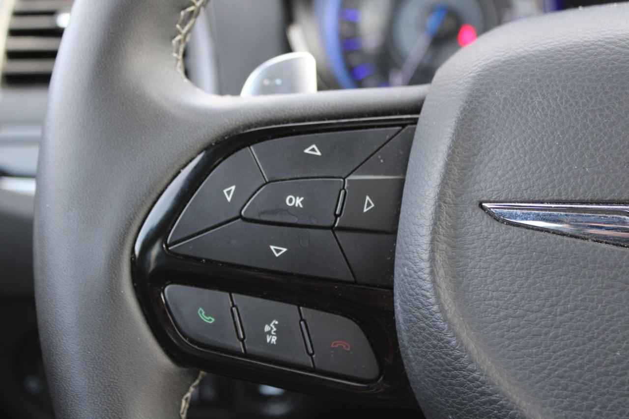 2023 Chrysler 300 300S AWD - Photo #14