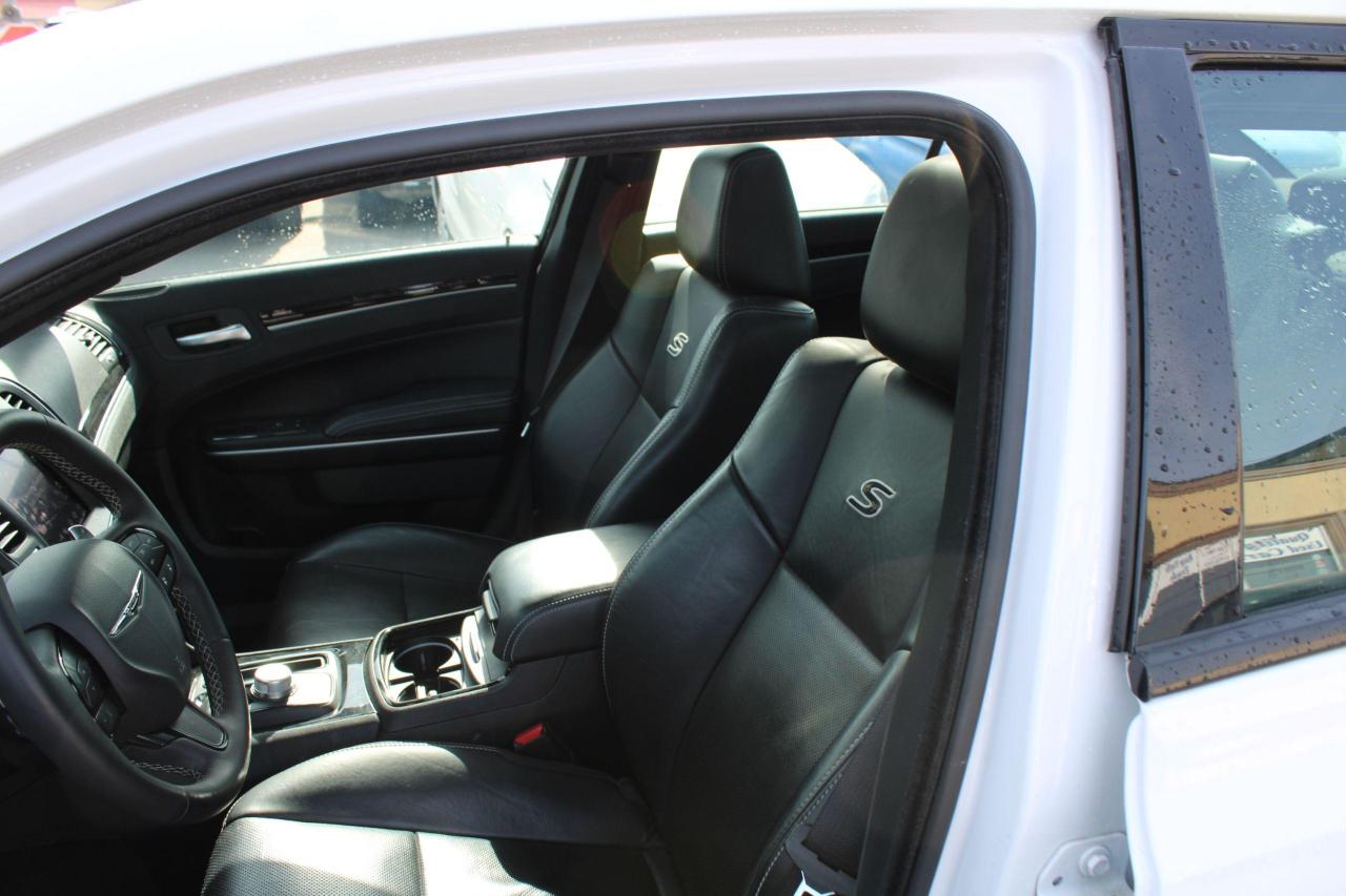 2023 Chrysler 300 300S AWD - Photo #19