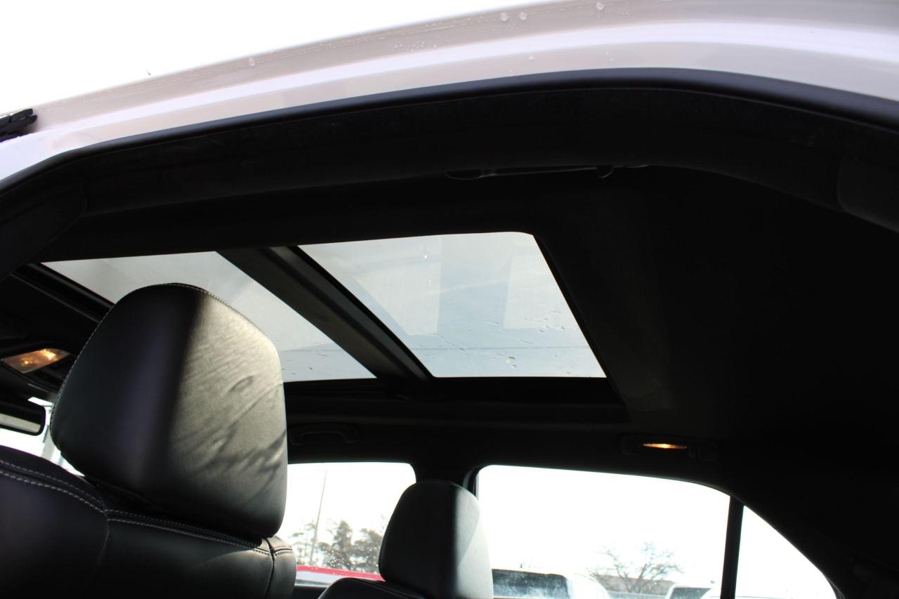 2023 Chrysler 300 300S AWD - Photo #22
