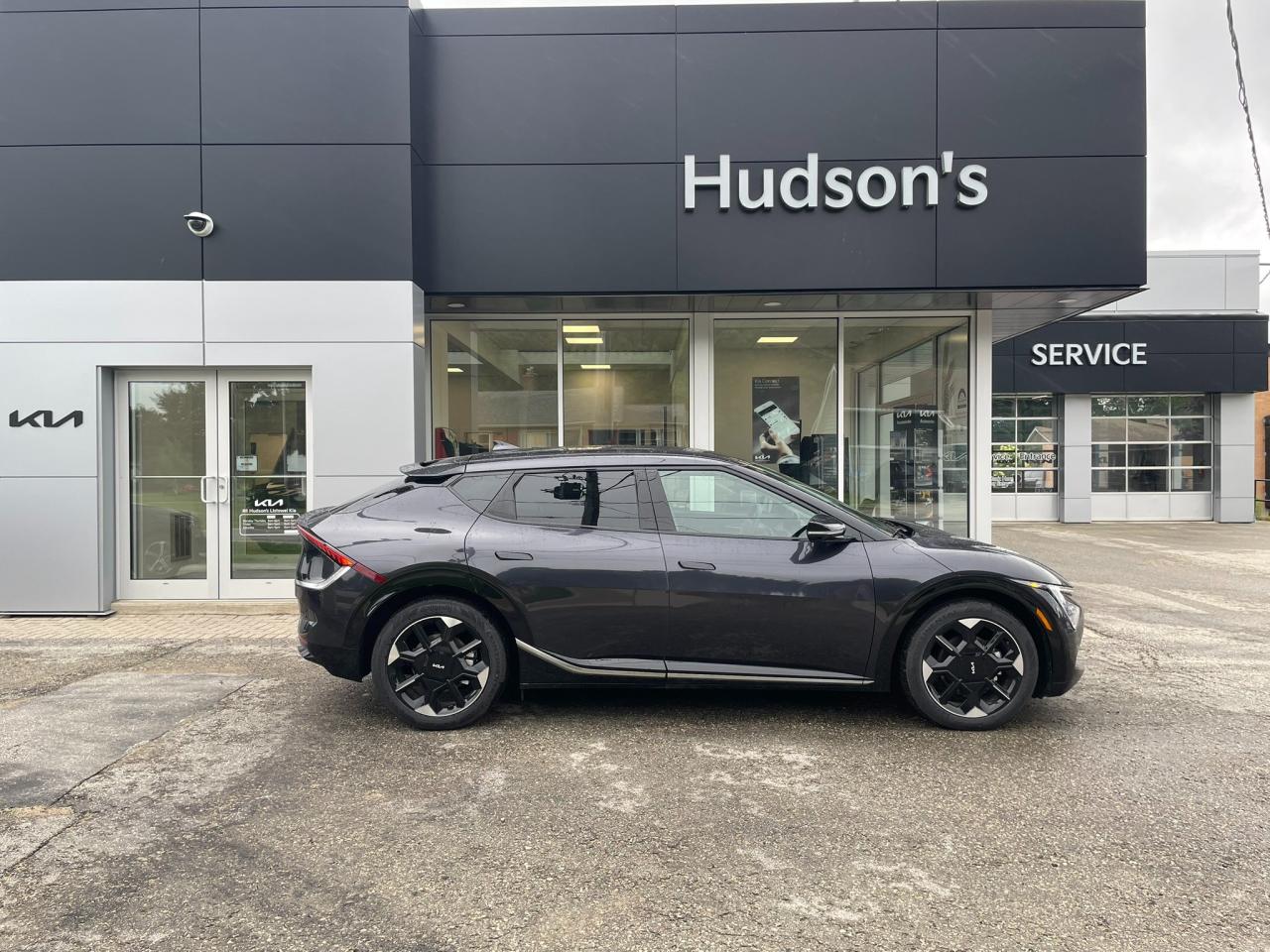 2025 Kia EV6 Land w/Premium Package Photo4