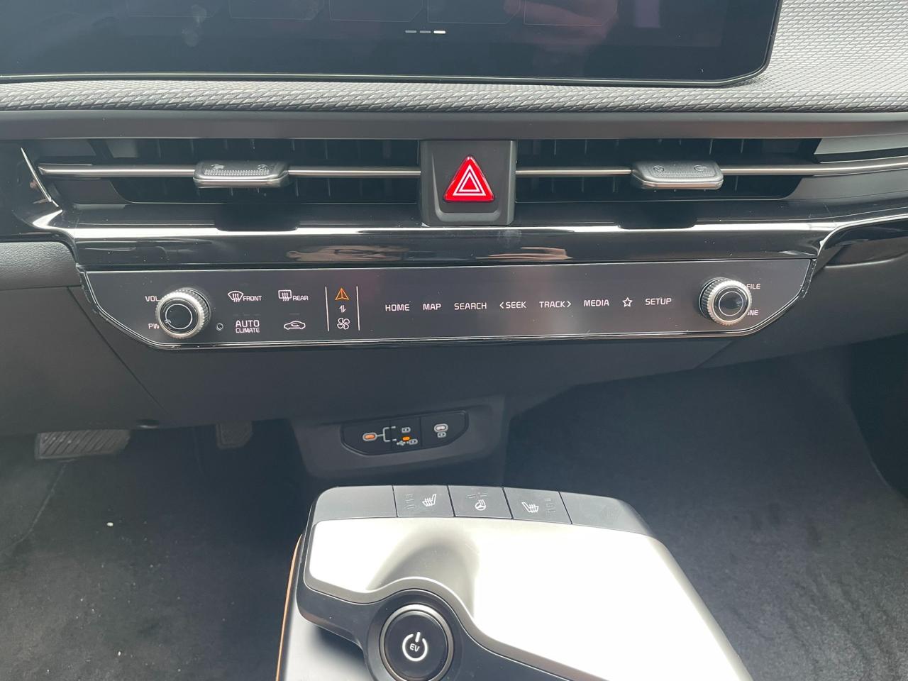 2025 Kia EV6 Land w/Premium Package Photo