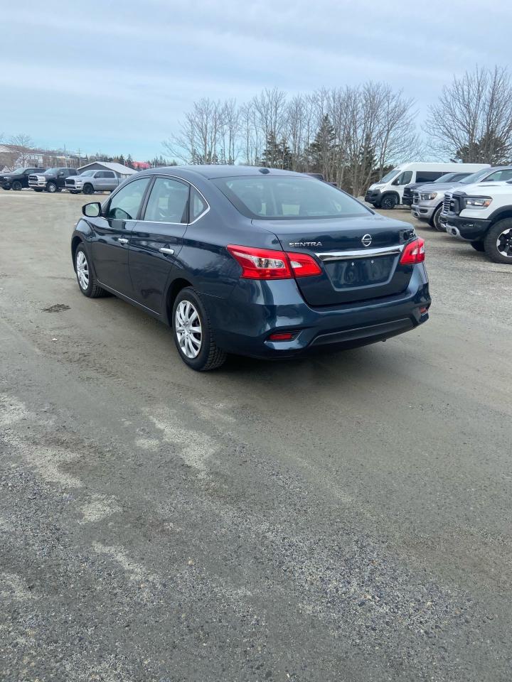 2017 Nissan Sentra SV Photo16