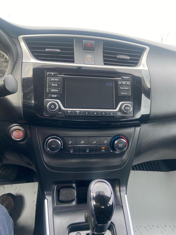 2017 Nissan Sentra SV Photo18