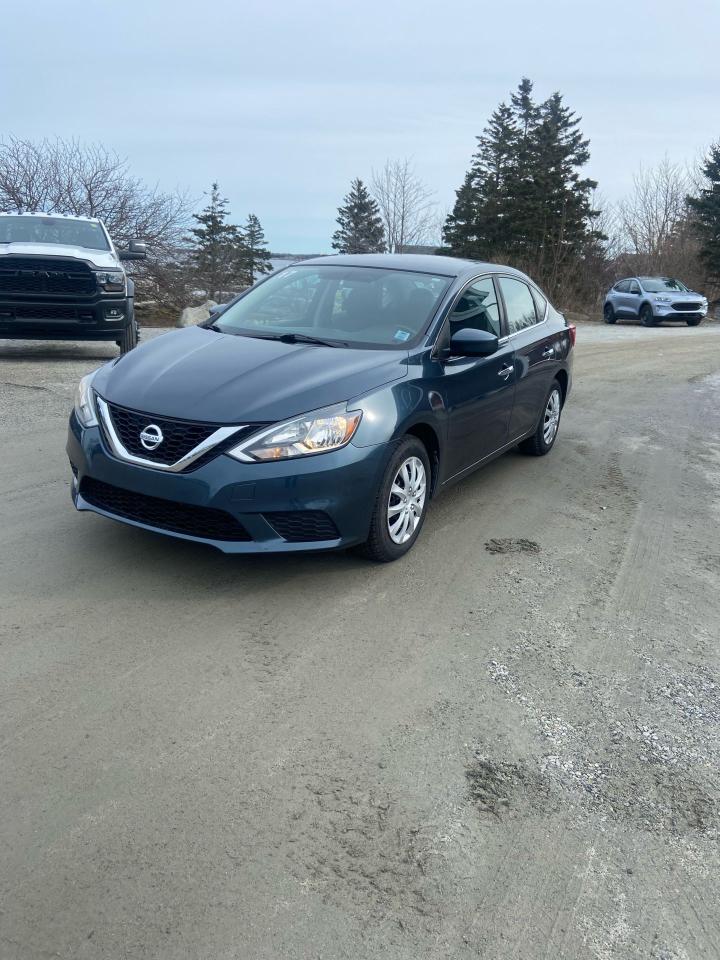 2017 Nissan Sentra SV Photo11