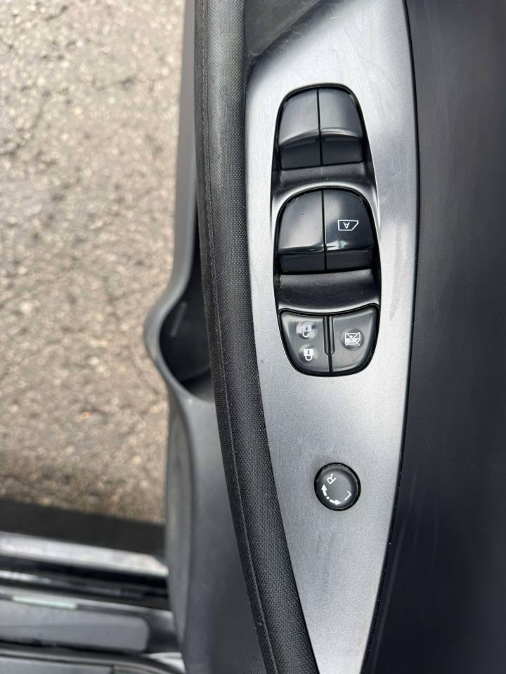 2018 Nissan Leaf S Hatchback - Photo #20