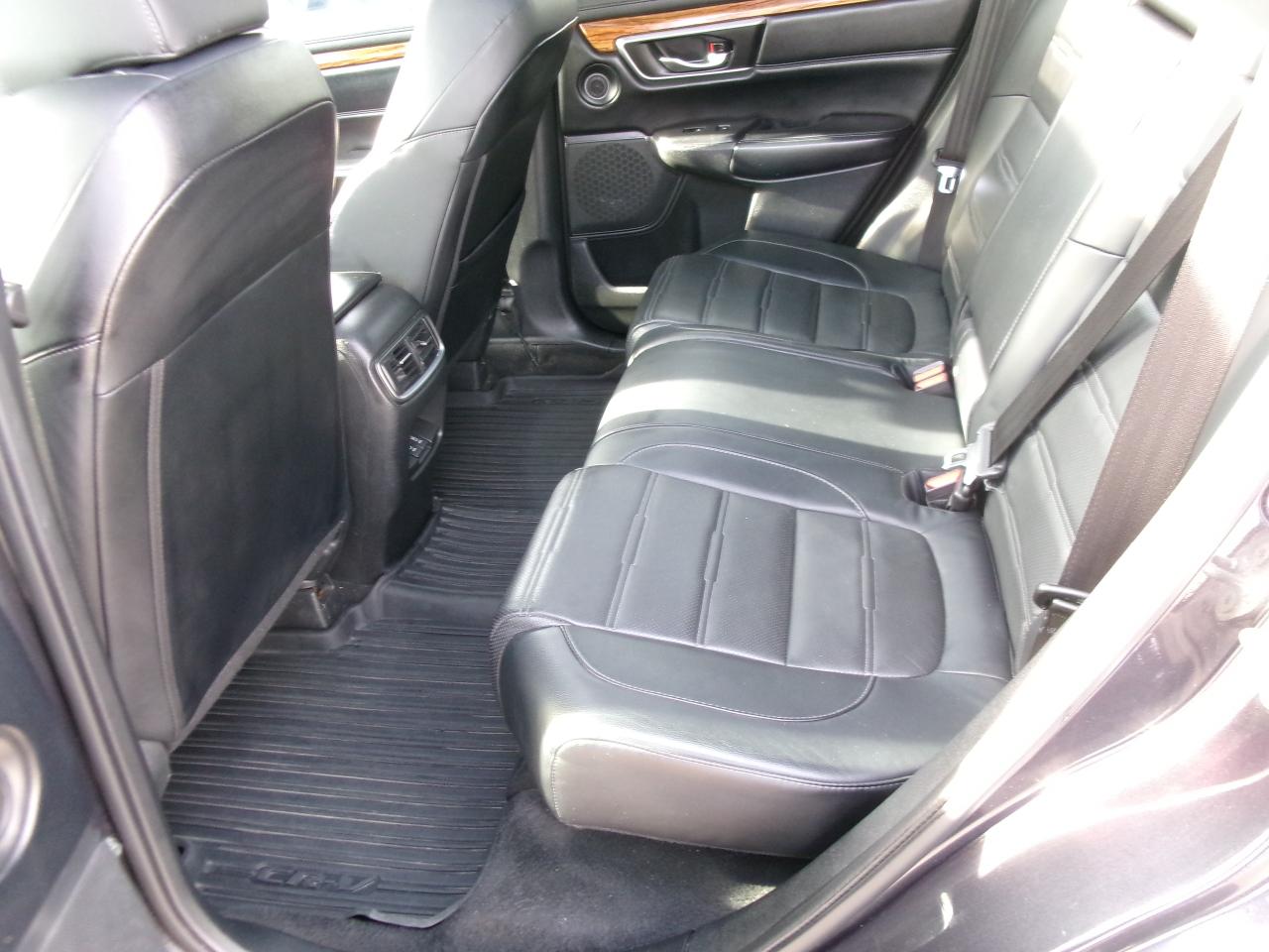 2017 Honda CR-V Touring  AWD  "VERY NICE VEHICLE" - Photo #8