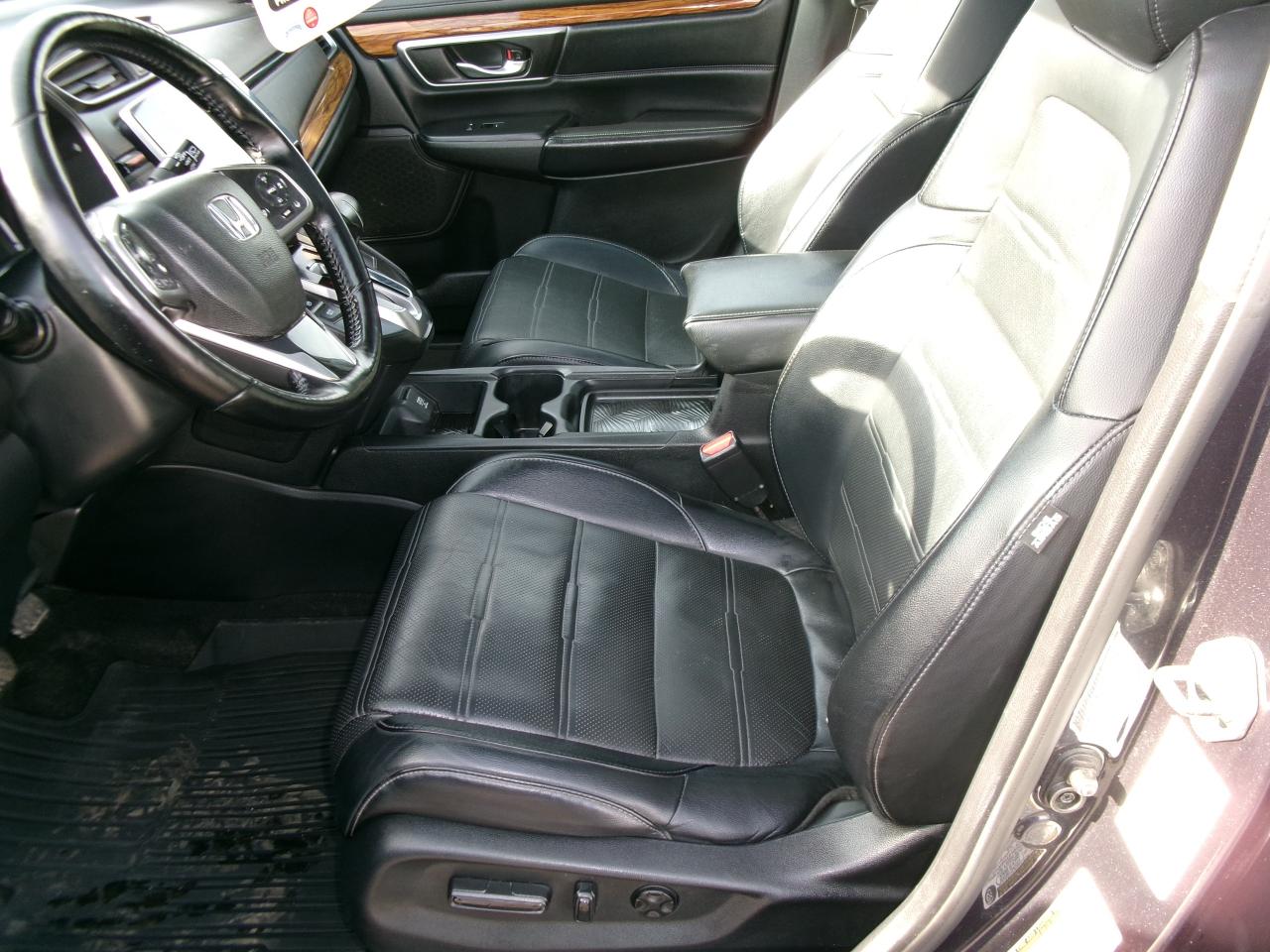 2017 Honda CR-V Touring  AWD  "VERY NICE VEHICLE" - Photo #9