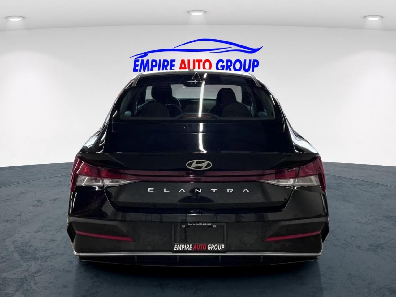 2024 Hyundai Elantra SEL Photo4