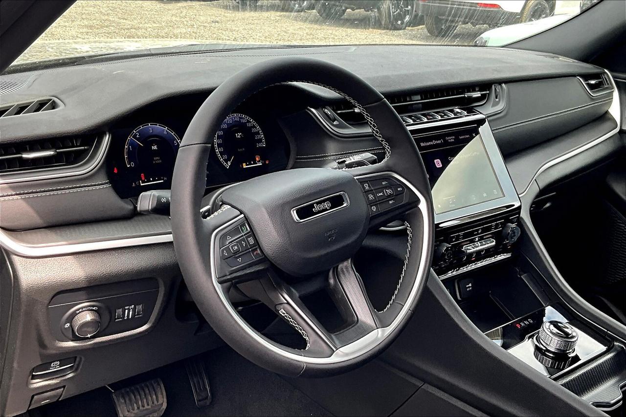 2025 Jeep Grand Cherokee ALTITUDE | Leather | Sunroof | Tow Pkg | Side Step Photo