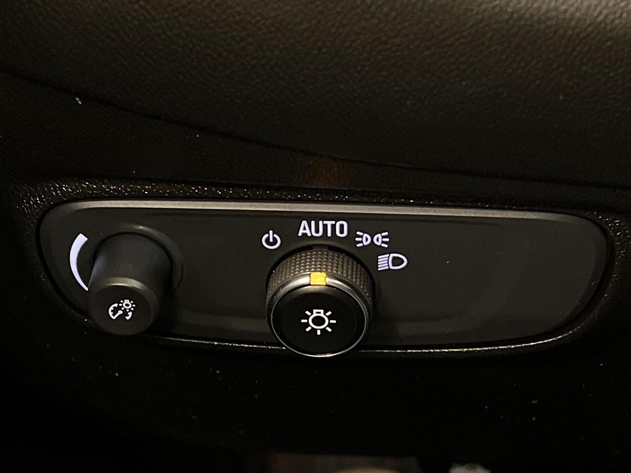 2022 Chevrolet Equinox RS AWD |LEATHER |CARPLAY |REMOTE START |BLIND SPOT Photo