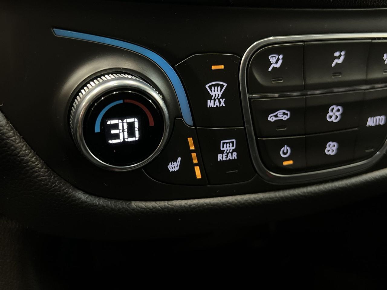 2022 Chevrolet Equinox RS AWD |LEATHER |CARPLAY |REMOTE START |BLIND SPOT Photo