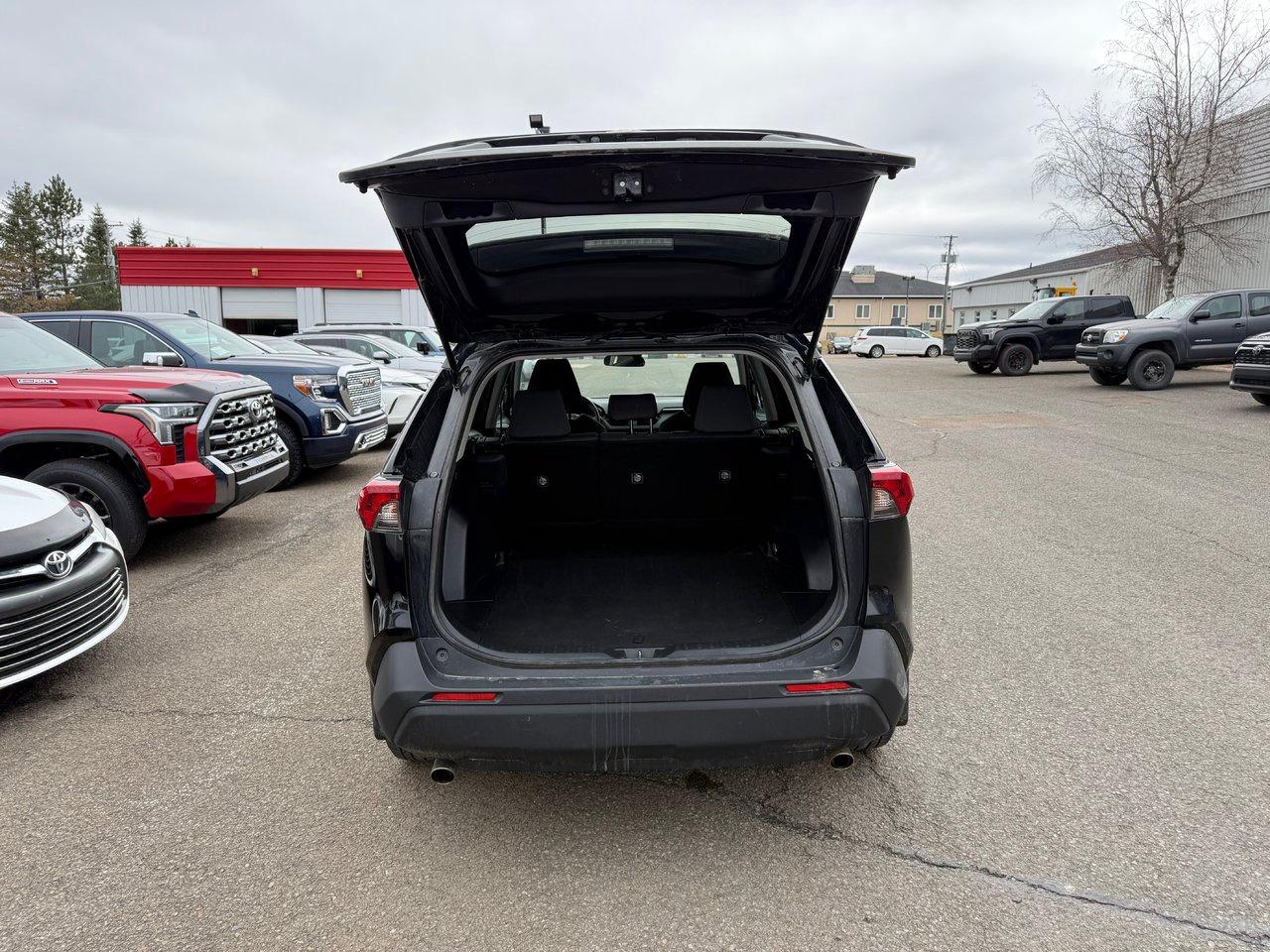 2024 Toyota RAV4 LE Photo