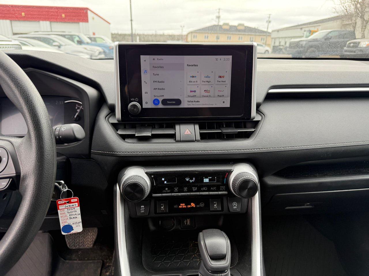 2024 Toyota RAV4 LE Photo