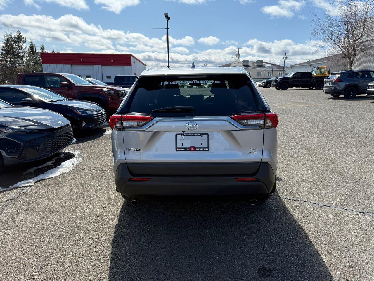2024 Toyota RAV4 LE Photo