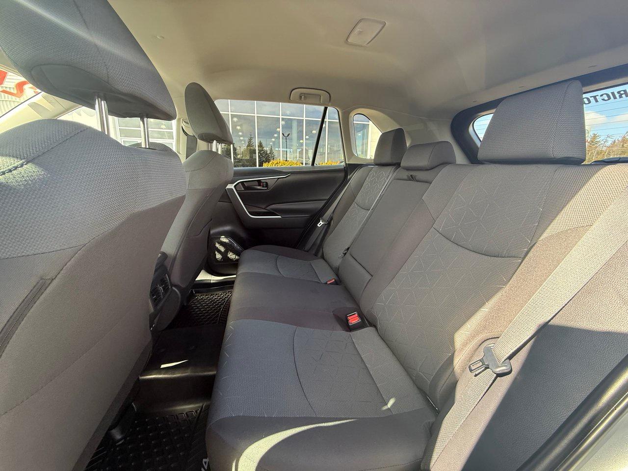 2024 Toyota RAV4 LE Photo