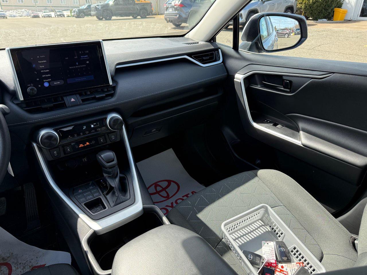 2024 Toyota RAV4 LE Photo
