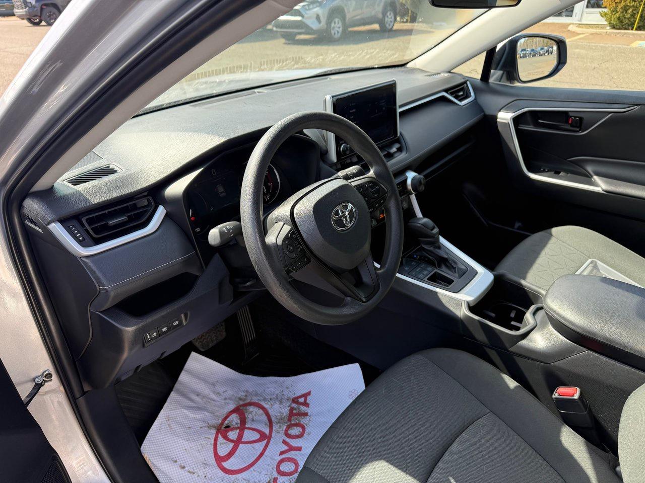 2024 Toyota RAV4 LE Photo