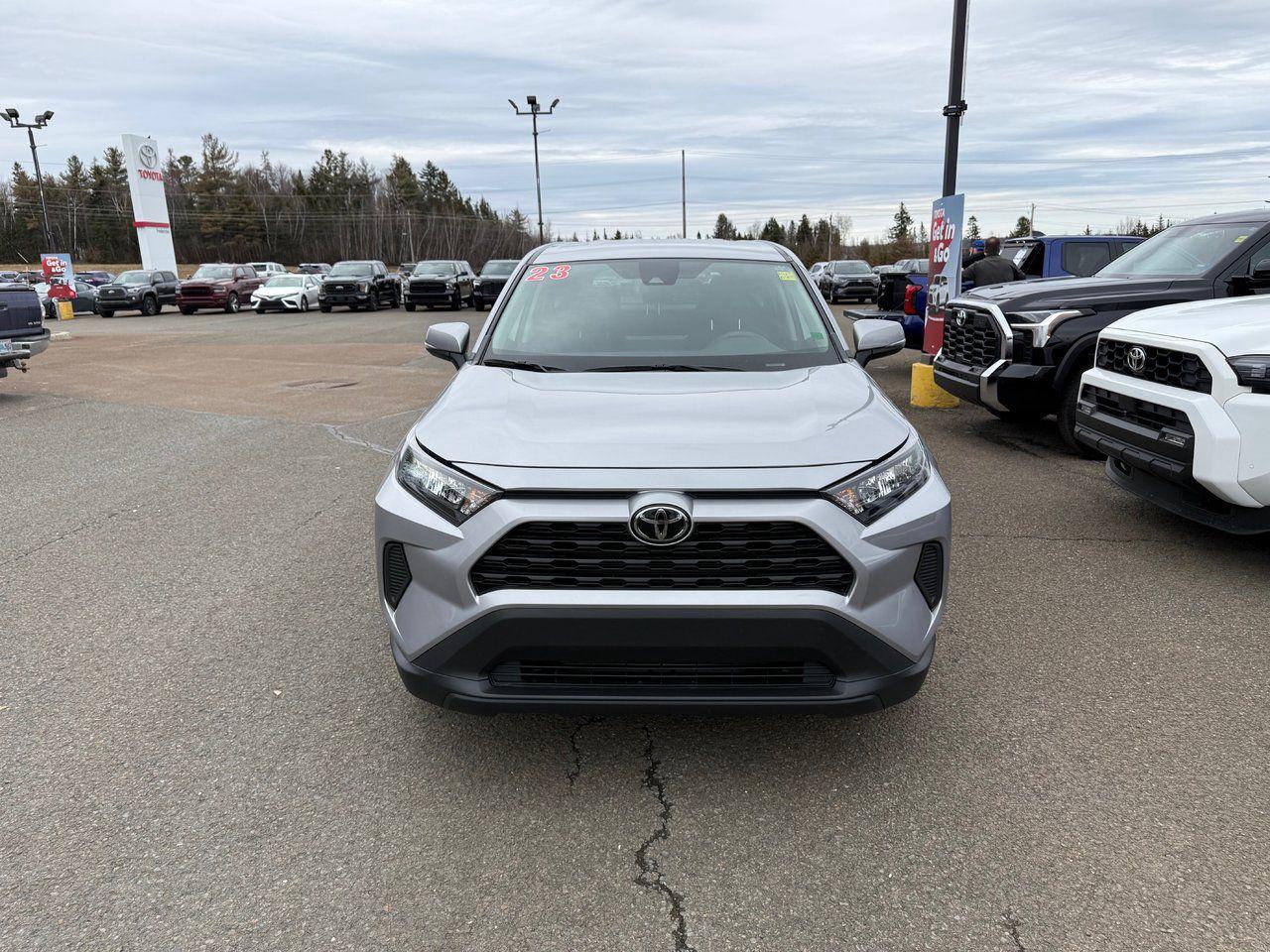 2023 Toyota RAV4 LE Photo1