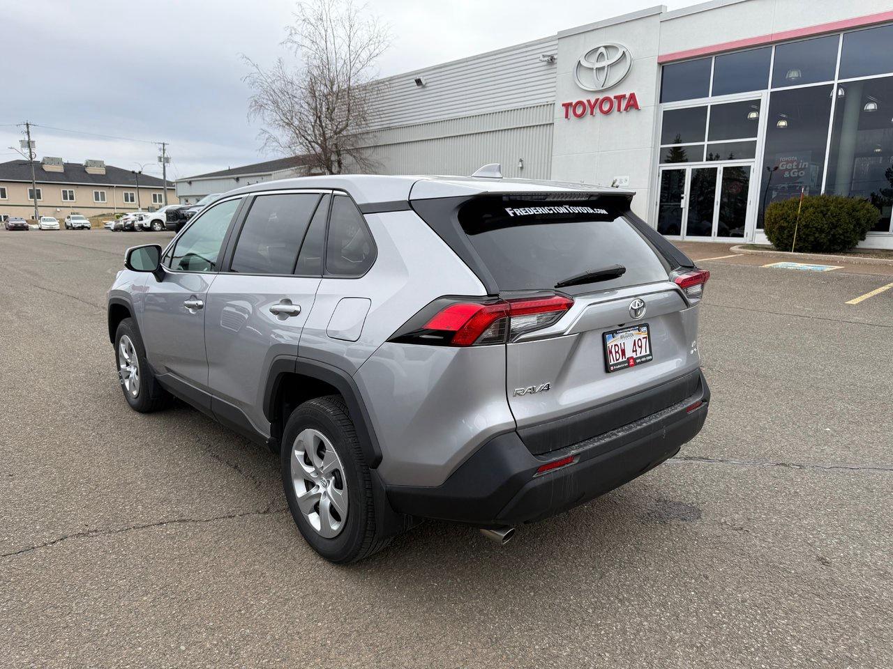 2023 Toyota RAV4 LE Photo