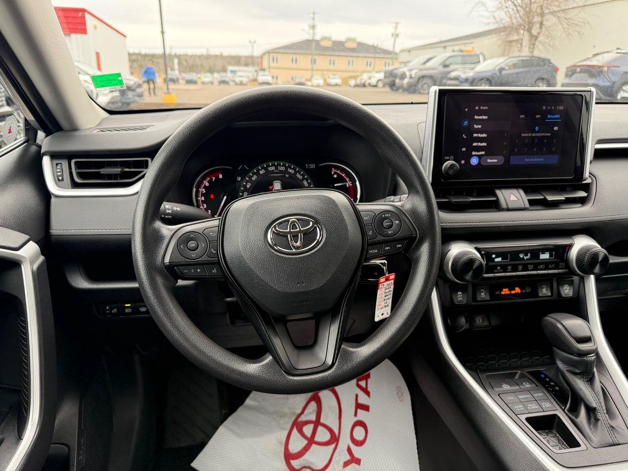 2023 Toyota RAV4 LE Photo