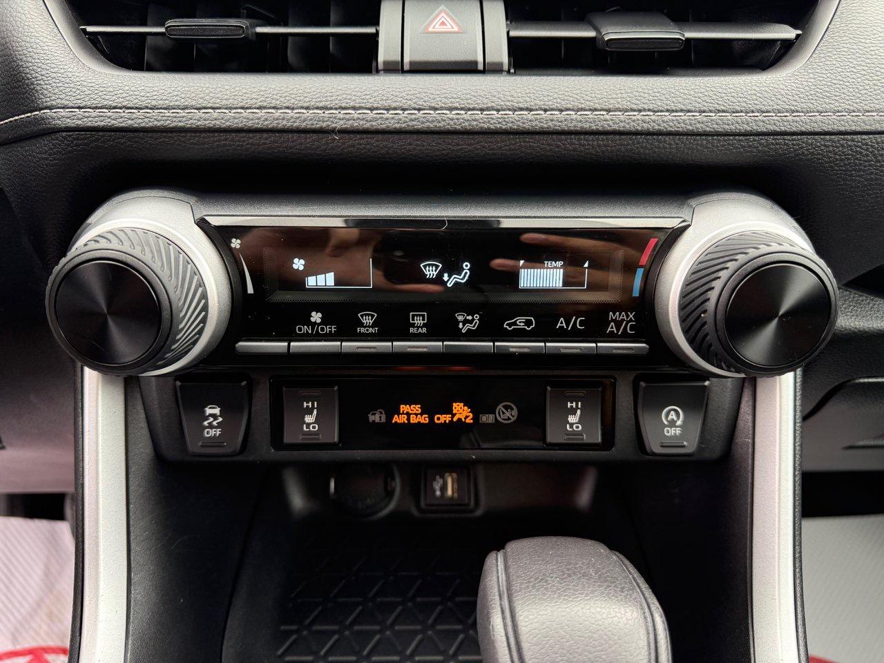 2023 Toyota RAV4 LE Photo