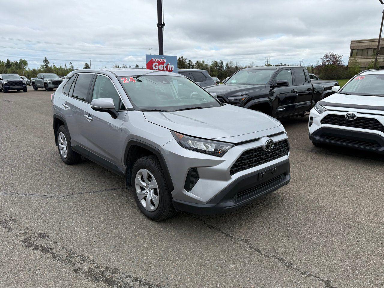 2024 Toyota RAV4 LE Photo2