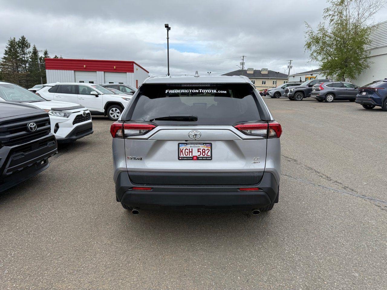 2024 Toyota RAV4 LE Photo