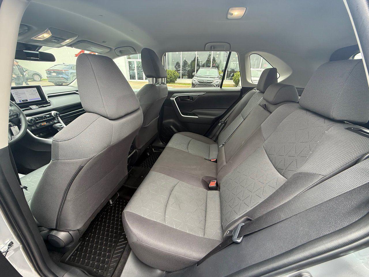 2024 Toyota RAV4 LE Photo
