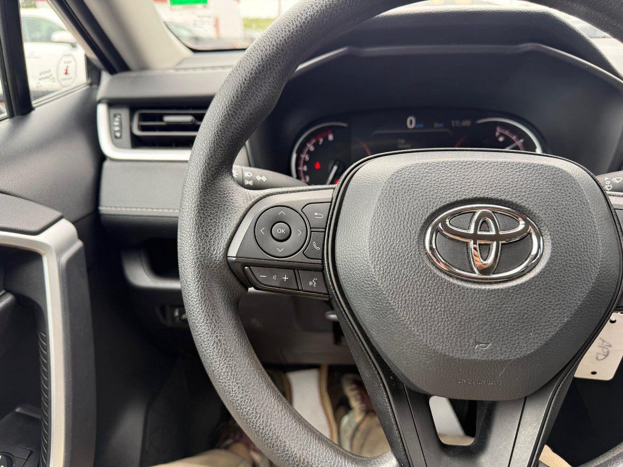 2024 Toyota RAV4 LE Photo